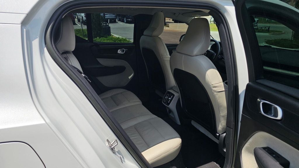 2023 Volvo XC40 Ultimate
