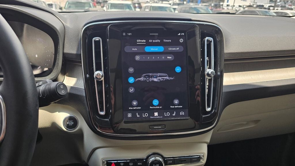 2023 Volvo XC40 Ultimate